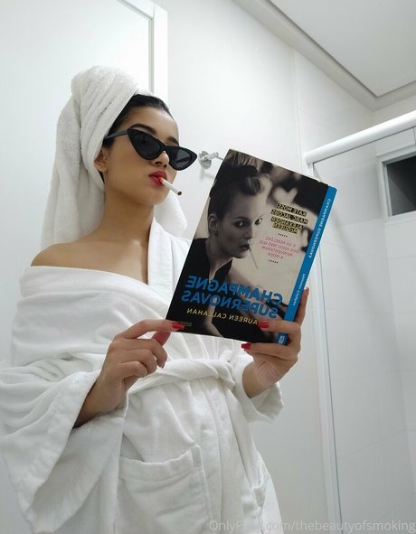 thebeautyofsmoking nude actress photos