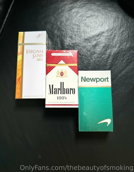 thebeautyofsmoking naked model archive