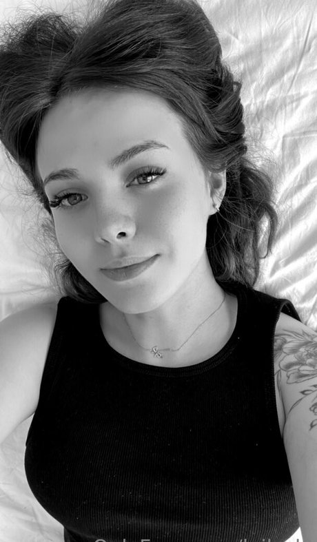 leila l0 art pornstar pictures