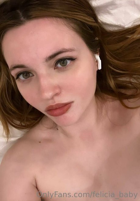 felicia baby nudes star image