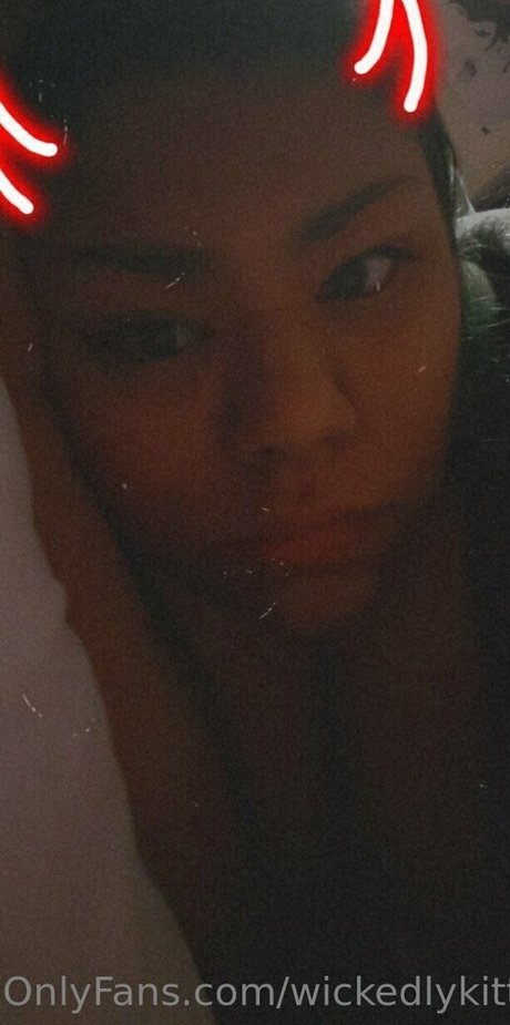 wickedlykitten model images