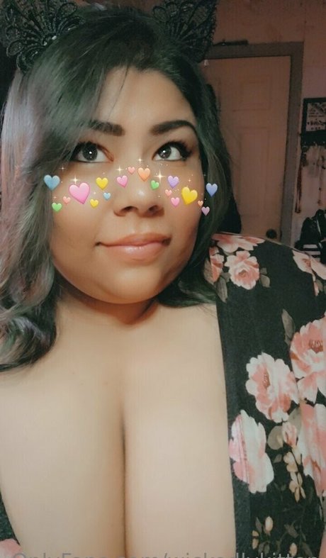 wickedlykitten model hot photos