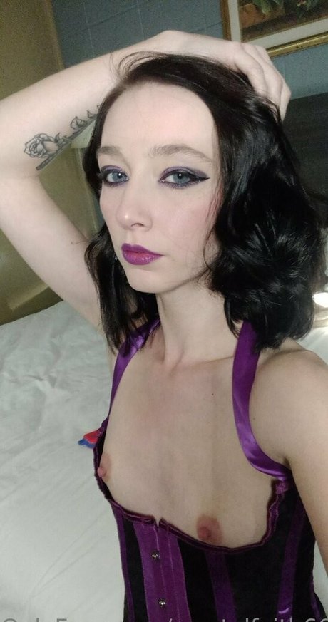 crystalfaith666 hot pornstar picture