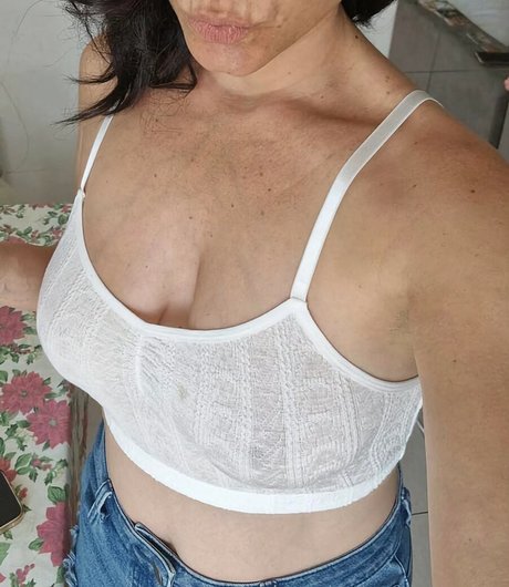 SexyLatinaWife high quality model images