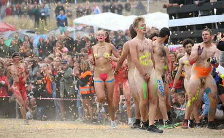 Lily Lowe pretty star pics