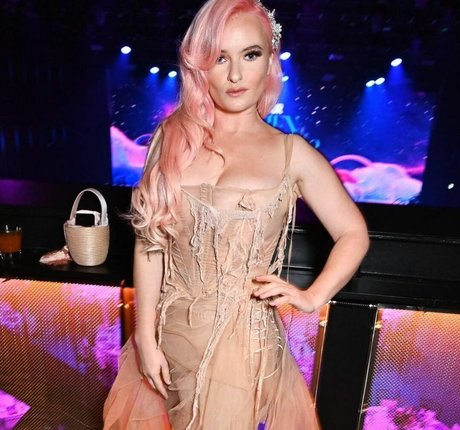 Grace Chatto pornstar top picture