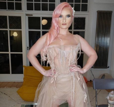 Grace Chatto xxx star gallery