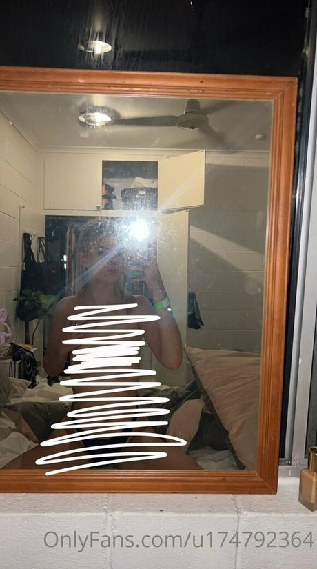 shaniasand erotic actress picture