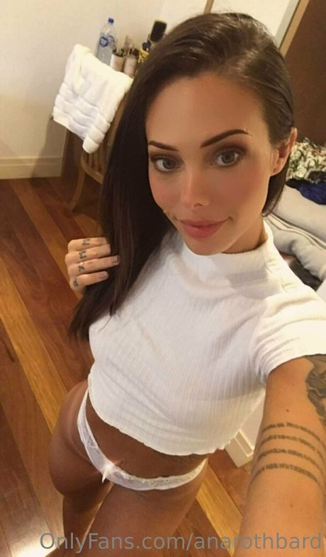 anarothbard nudes actress pics