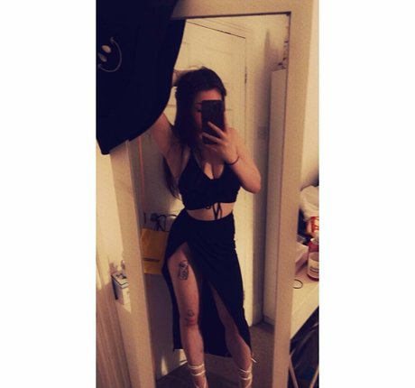 Eleri Evans high quality star photos