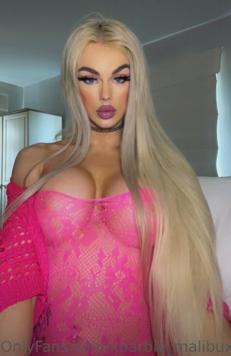 Malibu merc model naked img