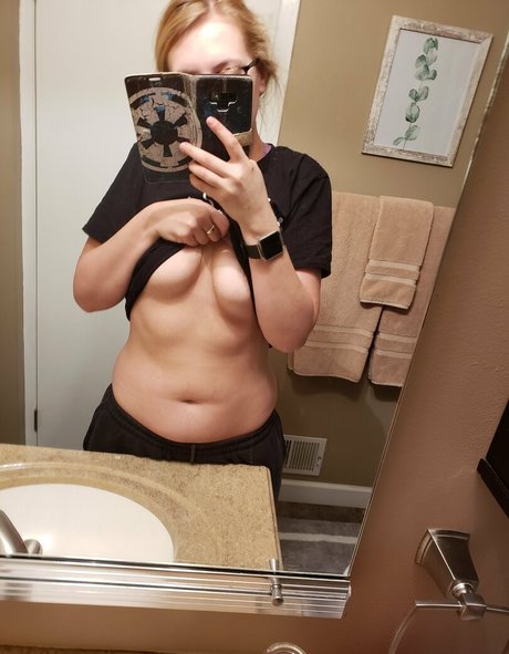 18 year old onlyfans exclusive picture