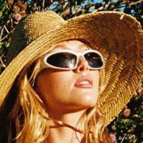 Helois Huthart pornstar hot images