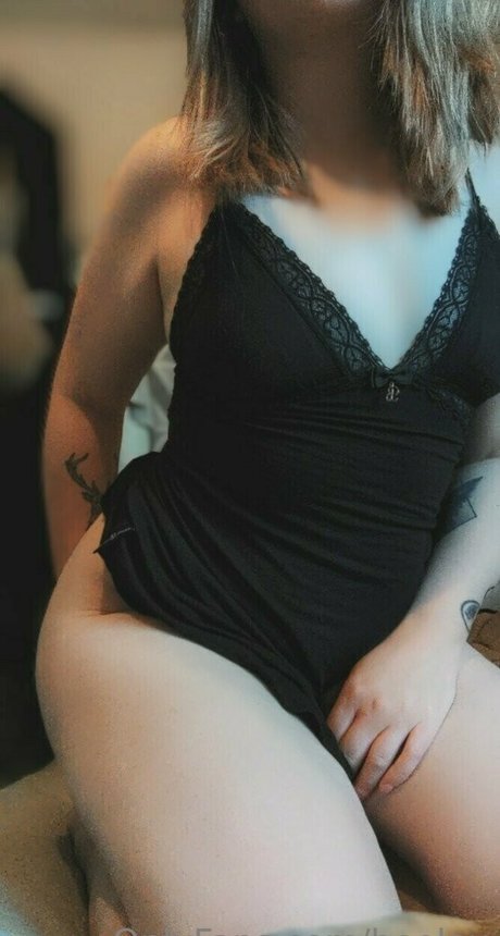 beelou nude pornstar image