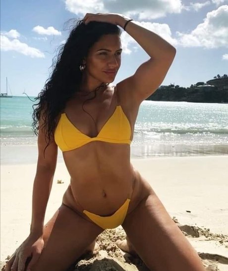 Chantelle Winter star beautiful pic