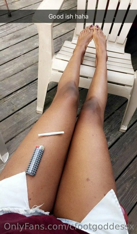 cfootgoddessx pretty model img