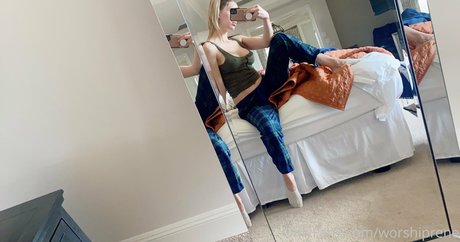 worshiprene nude star pictures