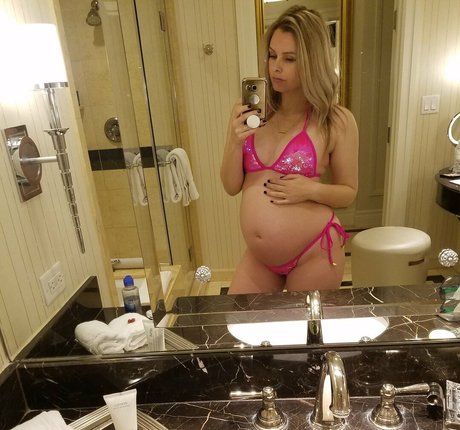 Goddess Rainn model erotic pics