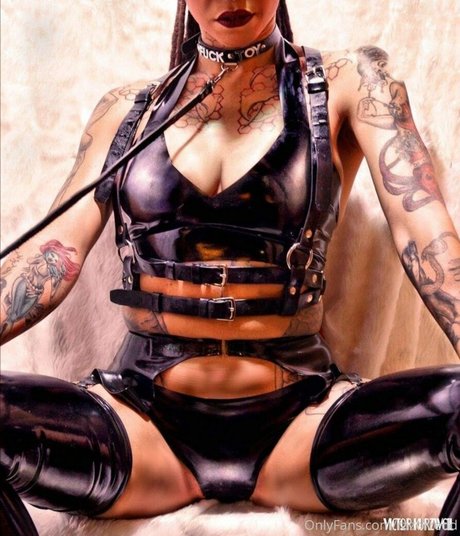 razorredd nudes star galleries