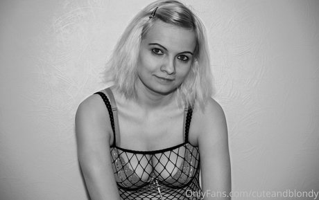 cuteandblondy star sexy pics