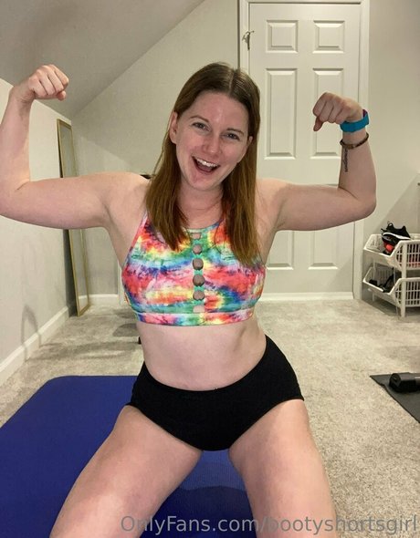 bootyshortsgirl Quick model image