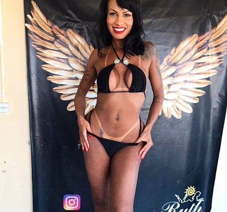 Carine Kishi star naked images