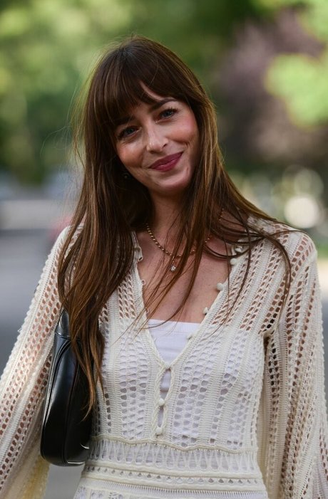 Dakota Johnson model nude photo