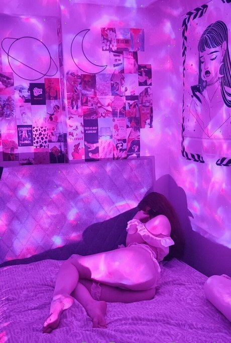 lunamire art model img