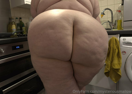 booty onlyfans hot image