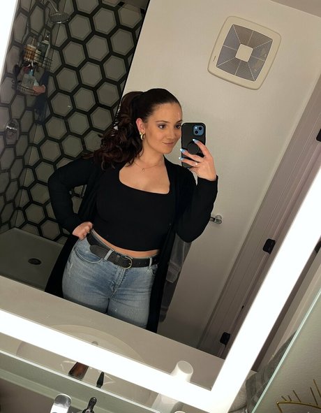 morgangallocomedy pretty actress picture