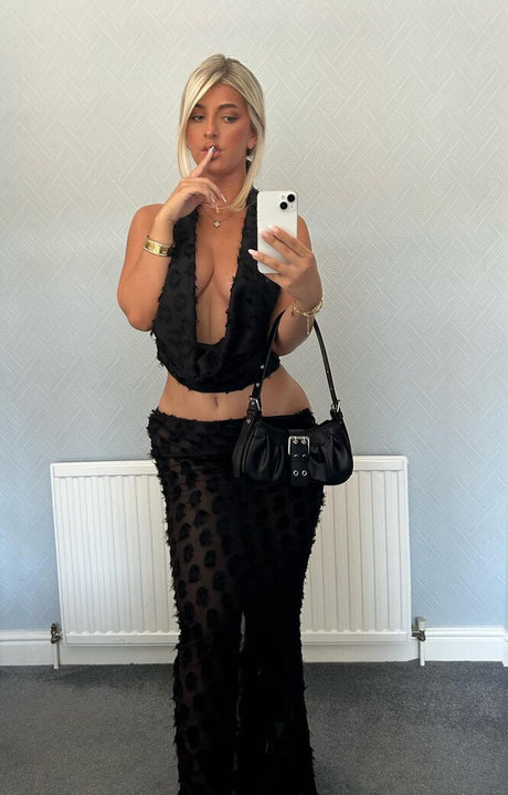 izzytaffs model exclusive gallery