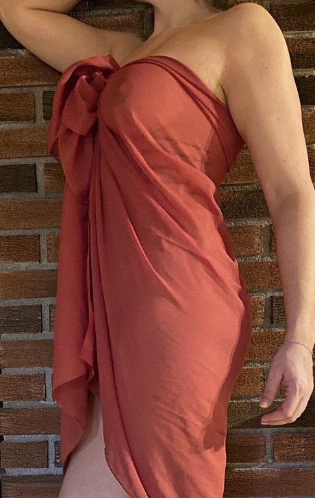 momssecret nudes star img