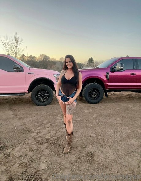 laciemayxo art star galleries