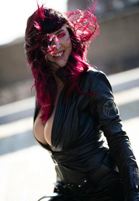 januaryembersxo model pic