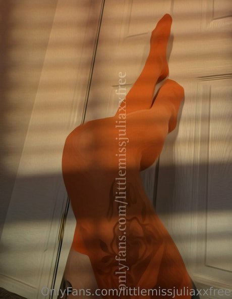 littlemissjuliaxxfree pornstar img