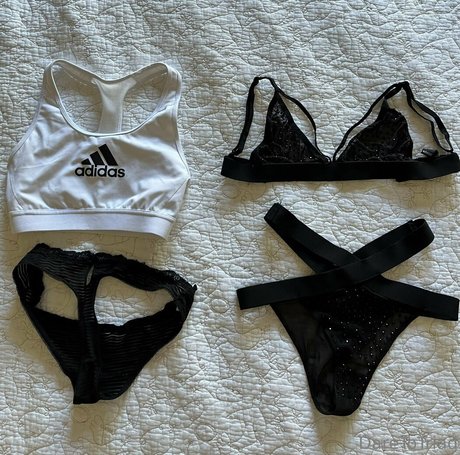 daretotriad model nude pics