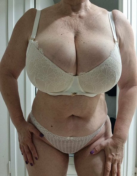 sexymatureaussielady model free img