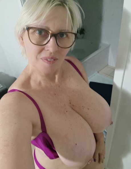 sexymatureaussielady model porn image