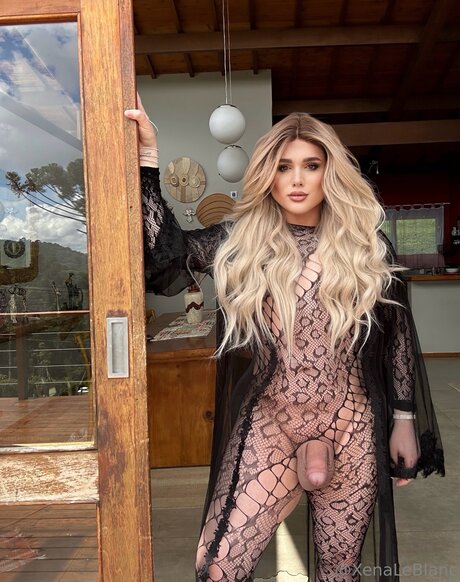 xenaleblanc model naked photos