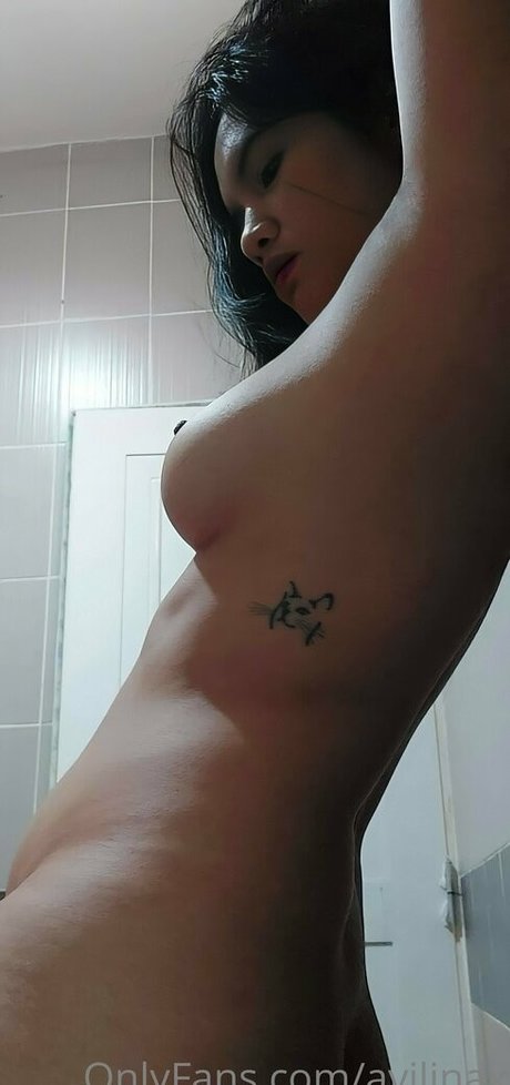 avilinax sexy actress pic