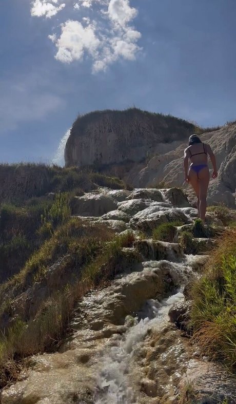 Shanti Tan nice pornstar img