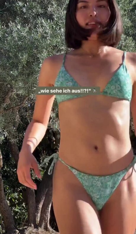 Shanti Tan star adult pics