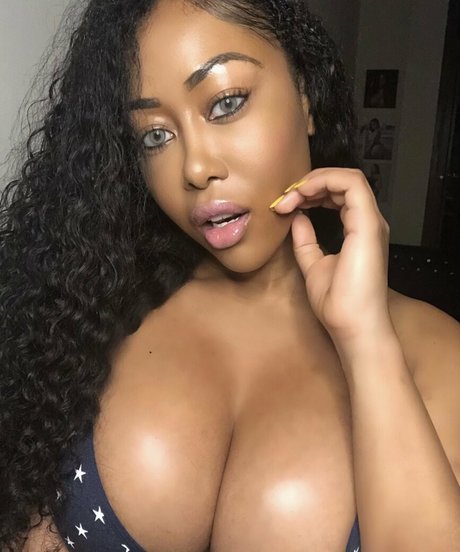 moreofmoriah Quick model image