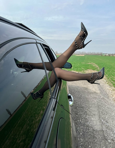 babe onlyfans naked photos