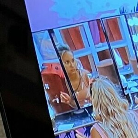 bellas paws nude star pic