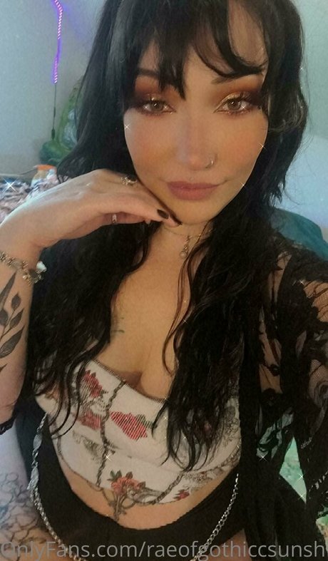 raeofgothiccsunshine naked model images