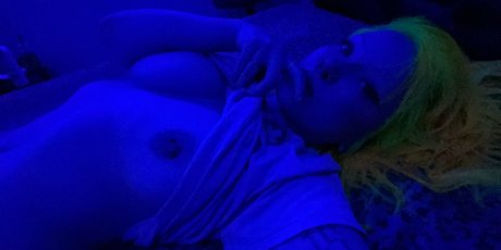 suxx2suk sex model pictures