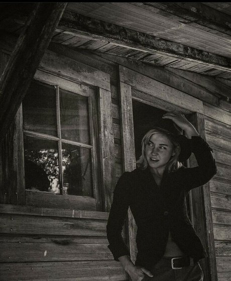 Nicole Coenen nude actress pictures