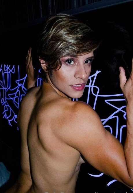 elik fitnesscouple adult model img