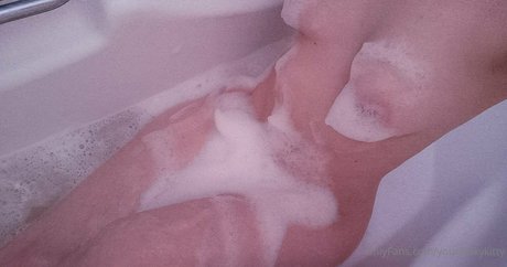 yourkinkykitty xxx model gallery